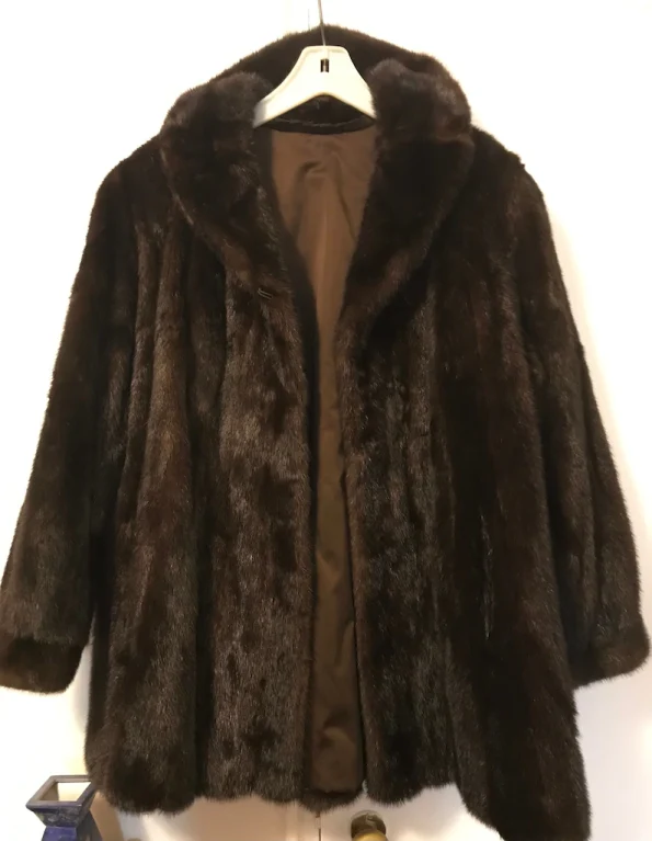 Women’s Vintage Brown Soft & Stylish Car Length Real Mink Fur Winter Coat