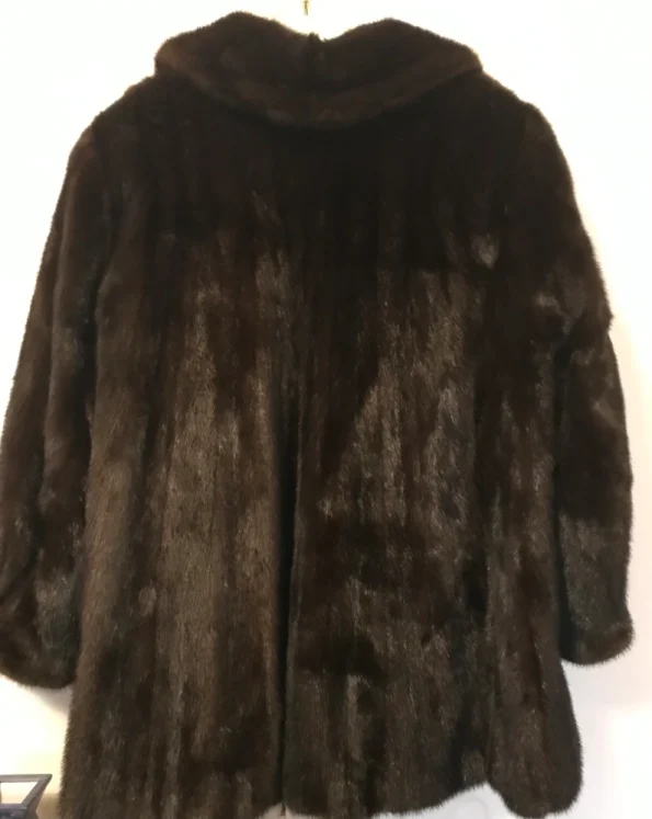 Women’s Vintage Brown Soft & Stylish Car Length Real Mink Fur Winter Coat.